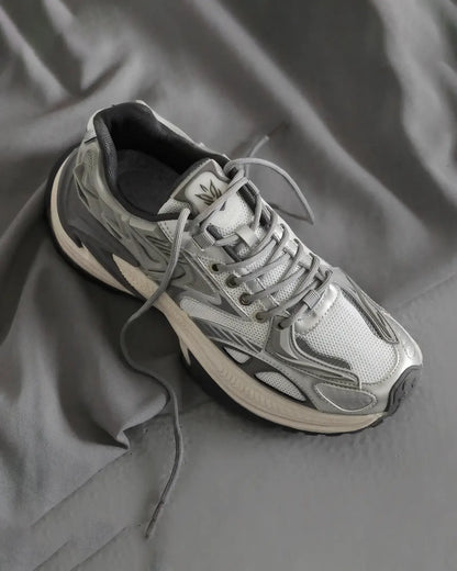 "NOVA" Sneakers
